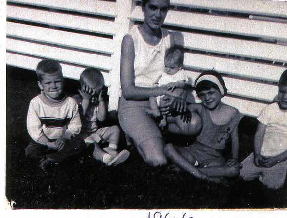 1966 Compton Kids Billy Ronnie Teresa Johnny Mom holding Anna