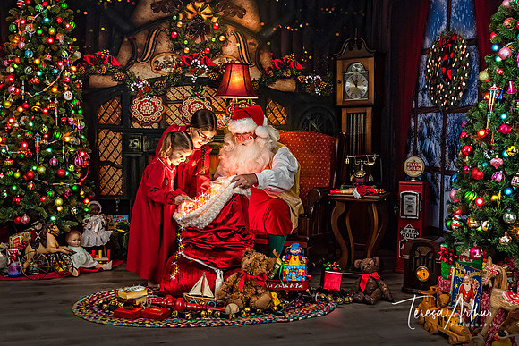 M-A-BRYANT-SANTA-2021-618-Magic
