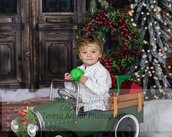 CY-MULLINS-18mos-CHRISTMAS-2022-136