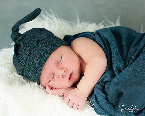 NEWBORN PHOTOGRAPHERS IN NORTHERN VIRGINIA-TERESA ARTHUR